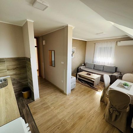 Gradiska Na Savi Apartmani I Sobe エクステリア 写真