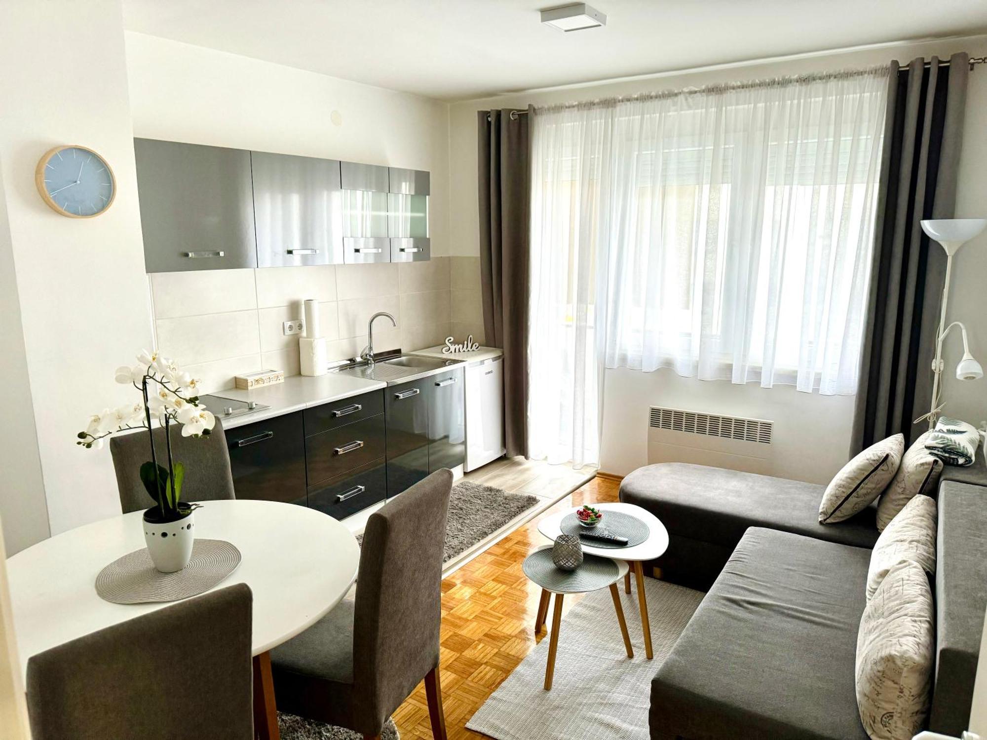 Gradiska Na Savi Apartmani I Sobe エクステリア 写真