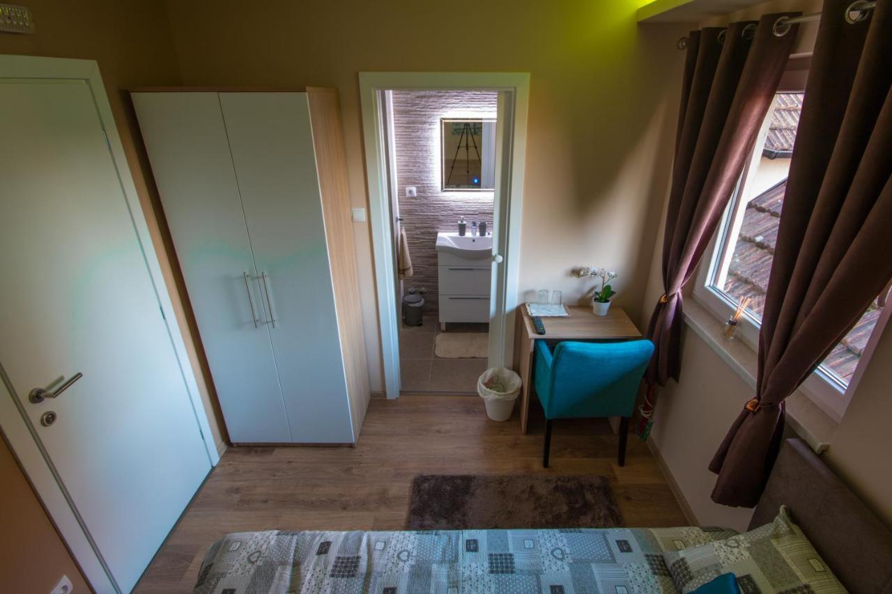 Gradiska Na Savi Apartmani I Sobe エクステリア 写真