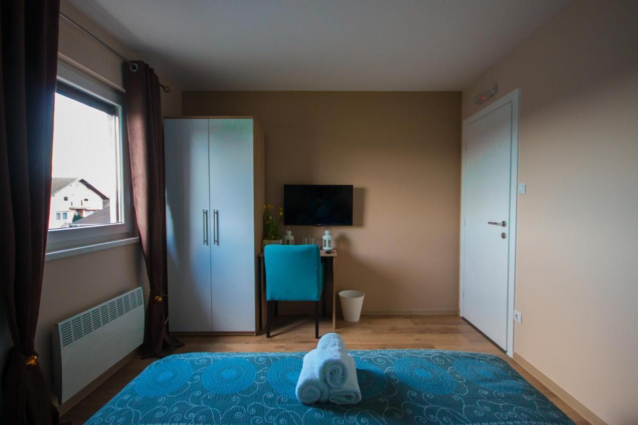 Gradiska Na Savi Apartmani I Sobe エクステリア 写真