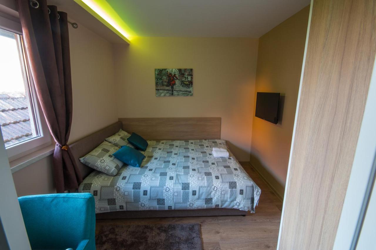 Gradiska Na Savi Apartmani I Sobe エクステリア 写真